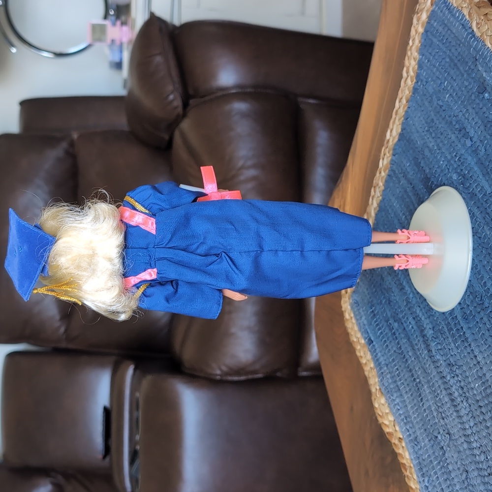 Vintage Graduation Barbie Doll - Picture 7 of 7